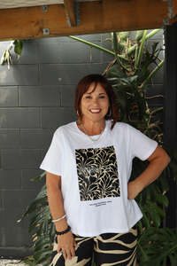 Tops 1: Betty Basics | Ellia Crew Tee - Monochrome Floral