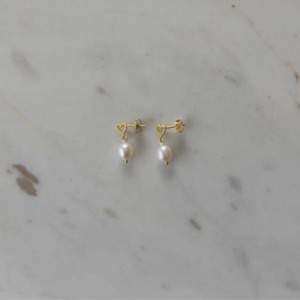 Sophie- Pearly Dotty Love Studs