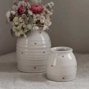 Brogan Handmade Bud Vase - Hearts - White