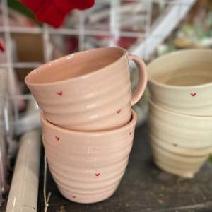Brogan Handmade Mug - Hearts - Pink
