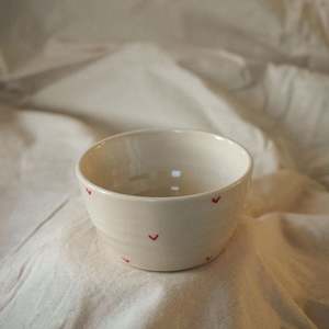 Kitchenware: Brogan Handmade Snack Bowl - Hearts - White