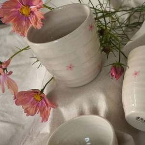 Brogan Handmade Espresso Tumbler - Petite Flowers - White