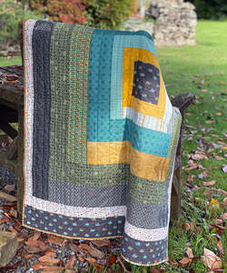 Snails Parade Small Quilt - Kitset
