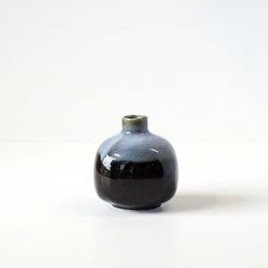 Naibu- Black with Grey Top Vase