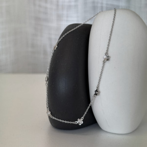 Sophie: Sophie - Daisy Chain Necklace