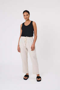 Marlow: Marlow - Noto Linen Tank -Black