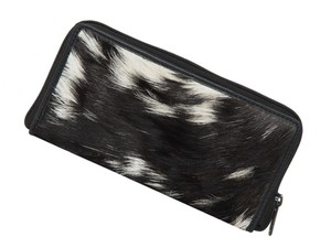 Products: Zip Round Wallet