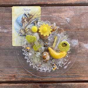 Crystal Confetti: Yellow Crystal confetti mixed scoop