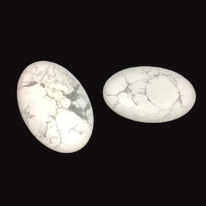 Howlite Palmstone