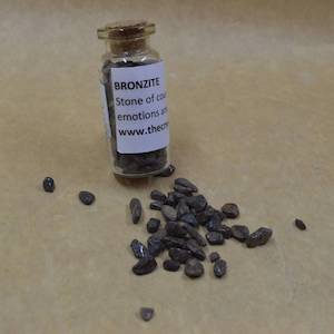Chips And Beads: Bottle Bronzite Chip