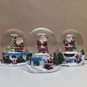 Figurines: Santa Snow Globe