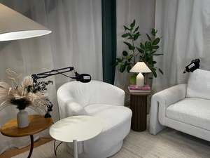 izyrent: Podcast Studio Hire