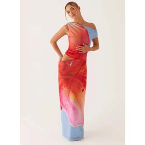 Size 18: Santi Monica Maxi