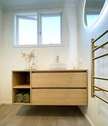 Frontpage: Emily Vanity