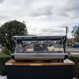 Pre Loved 3 Group Nuova Simoneli Appia XT Commercial Coffee Machine