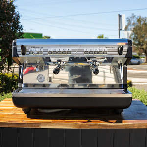 Nuova Simonelli: Pre-Loved As New Nuova Simonelli Appia II Tall Cup – Incredible Value