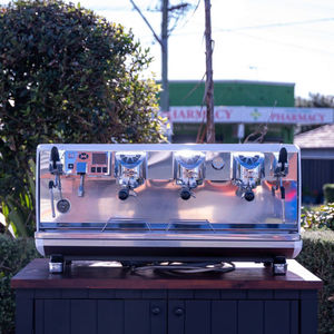 Victoria Arduino: Pre Loved 3 Group White Eagle 🦅 Digit Commercial Coffee Machine