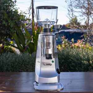 Mazzer: Brand New Mazzer Robur Automatic 12 Months Warranty Slight Ding