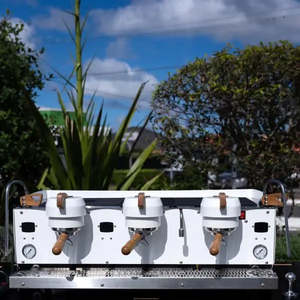 Synesso: Brand New Synesso S300 White With Walnut Timber Kit Coffee Machine