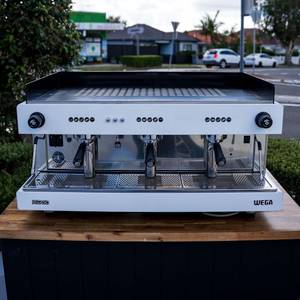 Second Hand Commercial Coffee Machines: Pre-loved Sanremo Café Racer 3 Group Naked / exposed design | Statemen