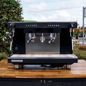 Second Hand Commercial Coffee Machines: Pre-Loved Sanremo Zoe Tall Cup – Black – 15 Amp