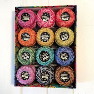 Wonderfil Perle 8: Stars by Alison Glass