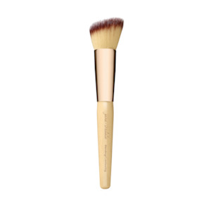 Makeup Brushes: Jane Iredale Blending/Contouring Brush
