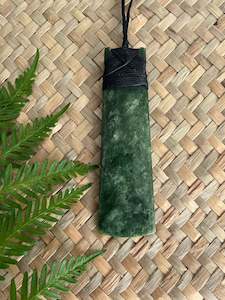 Medium Toki - Greenstone Pounamu Pendant