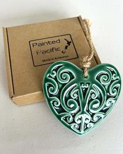 Ceramics: Ceramic Heart Kowhaiwhai - Green - Medium