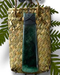 New Zealand Made: Greenstone - Pounamu - Toki Pendant Large (Long)