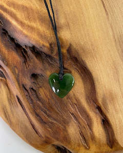 Greenstone Pounamu: Greenstone - Pounamu, Heart Pendant Small