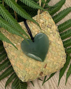 Greenstone - Pounamu | Large Heart Pendant, Pale Green