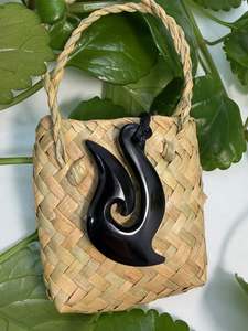 Greenstone | Pounamu Hei Matau/Fish Hook Pendant - Large, Dark Green