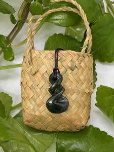 Greenstone | Pounamu Pikorua/Double Twist Pendant - Small