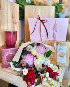 Candles: Luxury Gift Bag Christmas Edition