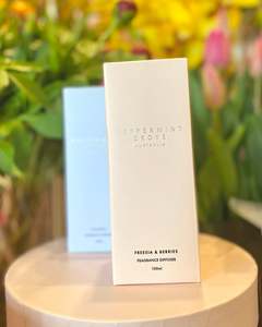 Candles: Freesia & Berries Fragrance Diffuser
