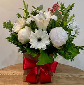 Christmas: The Christmas Flower Box