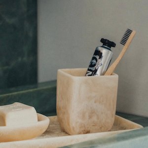 Natural Brushes: Flow Resin Toothbrush Holder - Peach Blush
