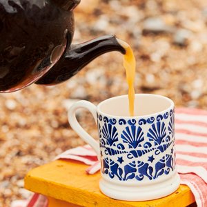 Homewares: Emma Bridgewater - Blue Shells ½ Pint Mug