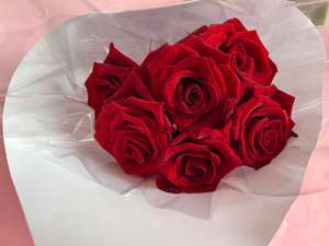 The Love Edit: Heartstrings Bouquet