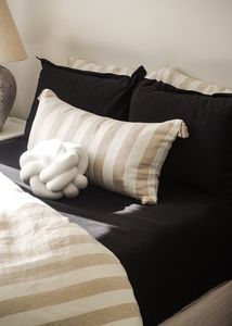 Majeste: Linen Fitted Sheet| Black | Made in Europe