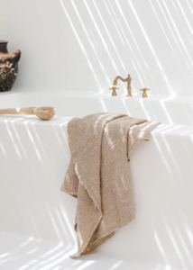 Bathroom: Linen Waffle Towel set | Latte