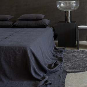 Quilts Bed Covers: Granito Linen Bed Cover, Ink with Piping Detail | Made in Italy
