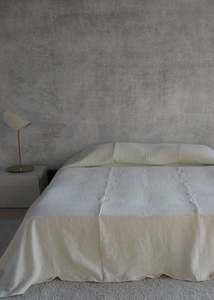 Quilts Bed Covers: Granito Linen Bed Cover, Cream with Piping Detail | Made in Italy
