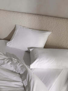 Cotton Fitted Sheet: Studio Cotton Fitted Sheet | White