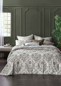 Jovany Bedspread Set