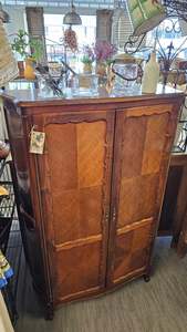 Small armoire
