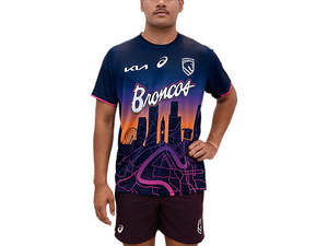 Asics: ASICS BRISBANE BRONCOS RUN OUT TEE 2111C333.400