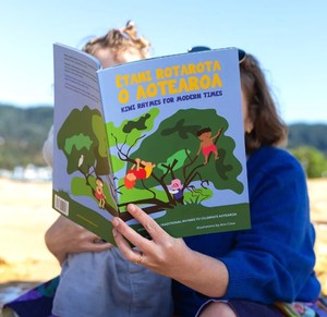 Ētahi Rotarota o Aotearoa / Kiwi Rhymes for Modern Times