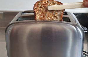 Kitchen: Toast Tongs